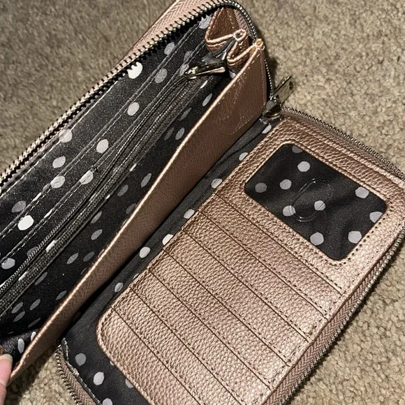 Thirty-One - All About the Benjamin’s Wallet - Picture 7 of 7